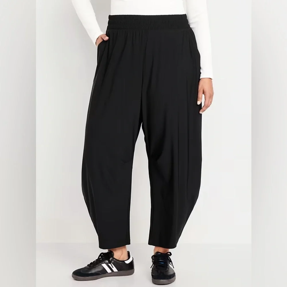 NWT! Old Navy High-Waisted SleekTech Barrel Ankle Pants 🏸 - Picture 5 of 6